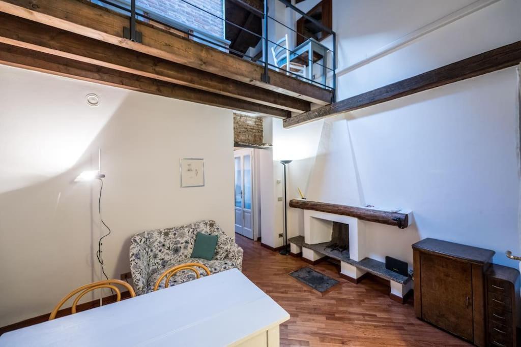 Wonderful Two Floors Apartment Milan Bagian luar foto