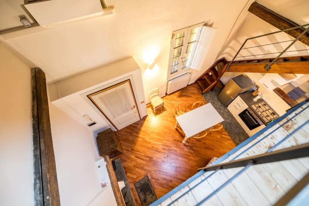 Wonderful Two Floors Apartment Milan Bagian luar foto