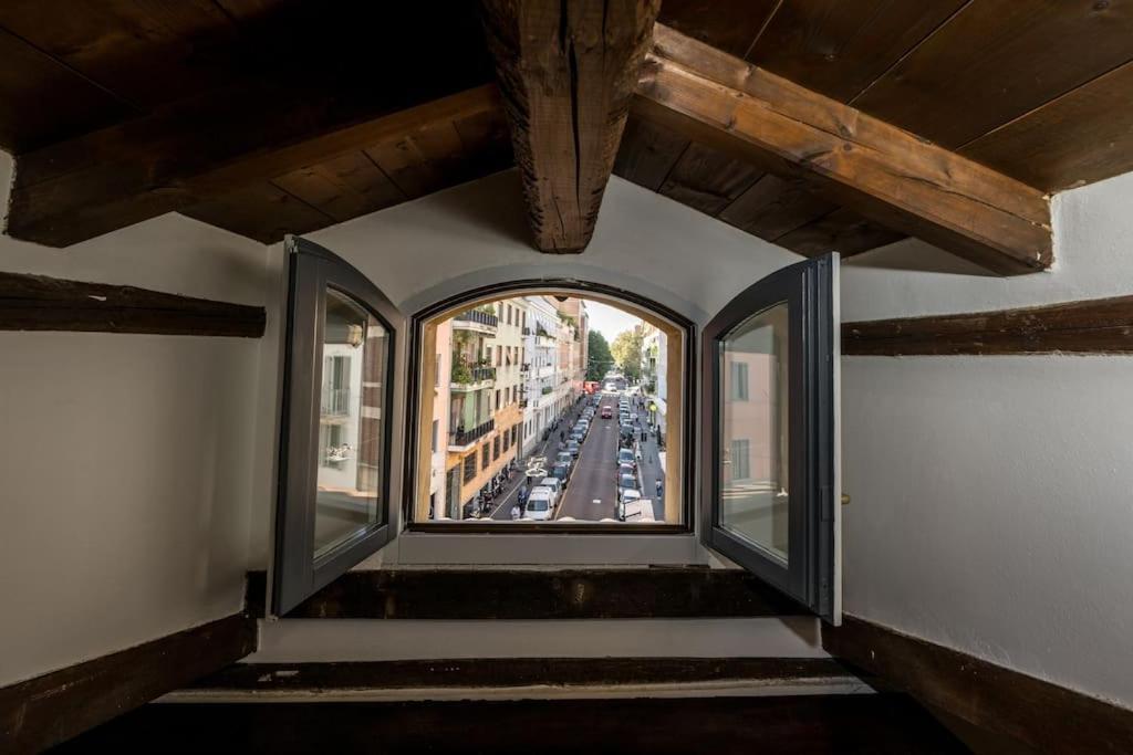 Wonderful Two Floors Apartment Milan Bagian luar foto