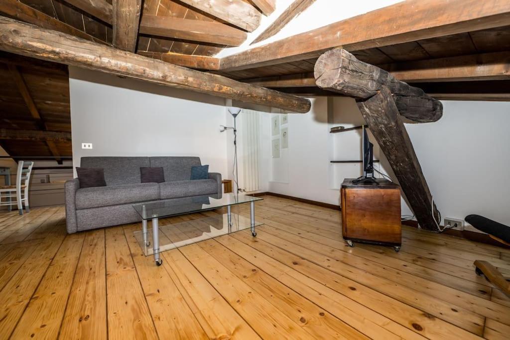 Wonderful Two Floors Apartment Milan Bagian luar foto