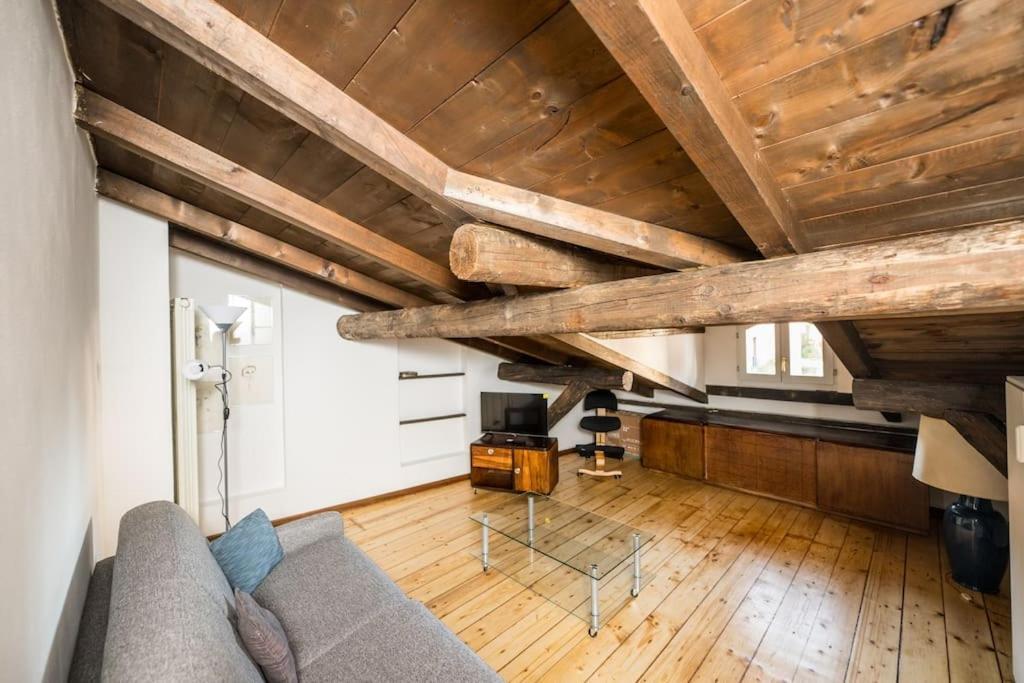 Wonderful Two Floors Apartment Milan Bagian luar foto